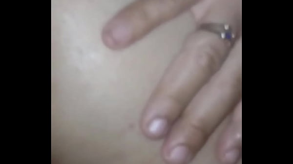 Hermosa mi puta con su juguete