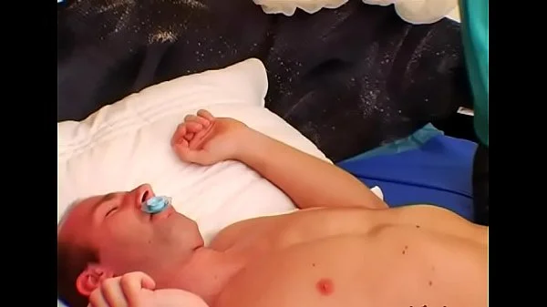 Babe gets her legs widen wide and constricted up for penetration