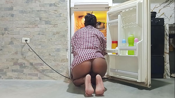 My neighbor was cleaning without a thong – I met her on Sxhorny.com