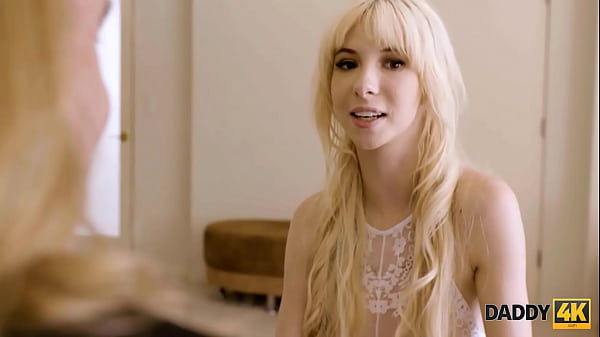 DADDY4K. L’uomo astuto seduce la sposa carina del figlio prima della cerimonia di matrimonio