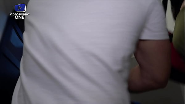 Je baise mes 2 colocatrices pendant les travaux !