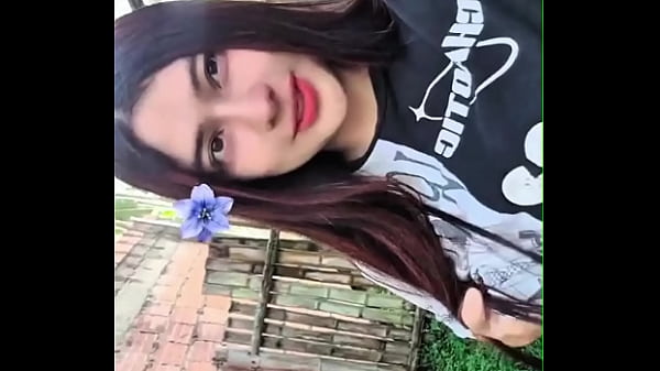 PORN ACTRESS TOUCHES HER TASTY PUSSY