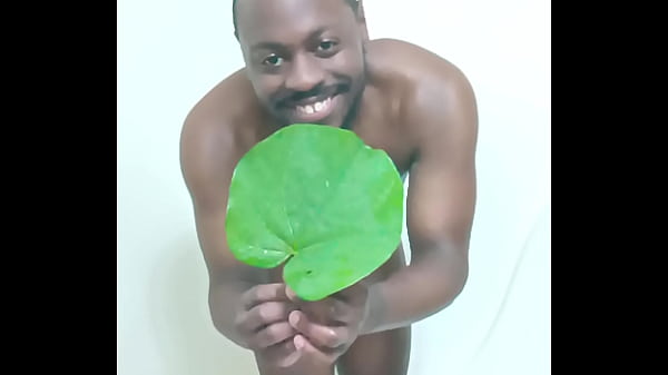 Similar to the human flower arse vase, the human green leaf arse vase 3