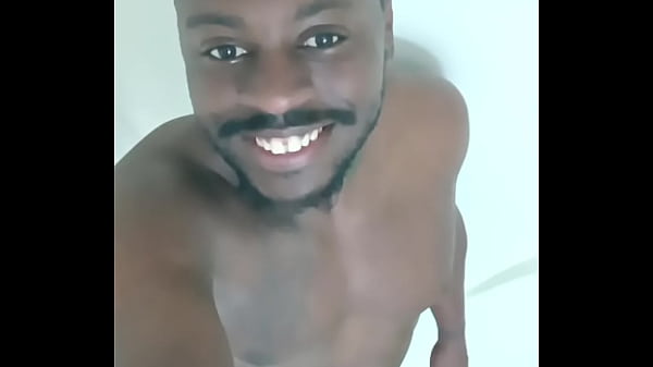 Similar to the human flower arse vase, the human green leaf arse vase 4