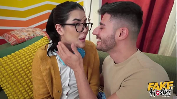 Fake Hostel – College girl loses it to TWO boys at same time