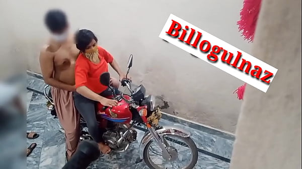 Hot XXX fucked by friend on bike hindi audio
