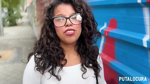 PutaLocura – Culona jovencita Laura Love se corre a chorros en Pilladas