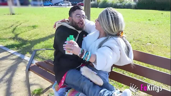 Vanessa Colombiana is the nana we all want. She takes care of you by sucking!