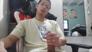 Youtuber jerks off after making a video!