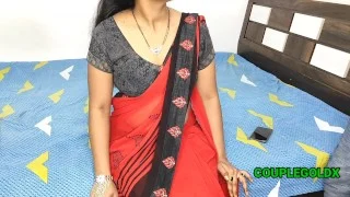 Komal ne hair cutting ke liye pooja salon se stylish bulaya tha