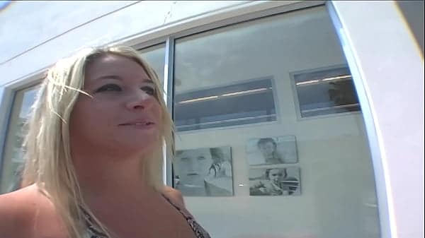 Lily-Rose Ray Is One Of The Neighbors On The Sex Tape