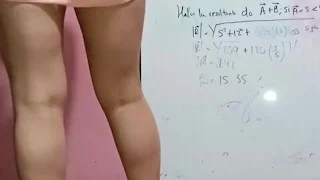MAESTRA PARTICULAR NO QUERIA QUE LA PERO TEMRINA MOJANDO EL PISO CON UN SQUIRT