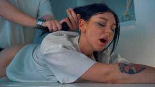 Peeped at his sister and fucked her to tears / she couldn’t stand it and cried from deep penetration