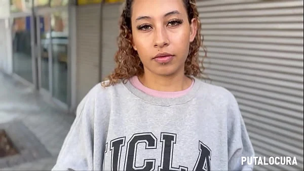 PutaLocura – La universitaria Jazmin se folla a Torbe y traga su lefa en Pilladas.