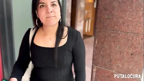 PutaLocura – Torbe pilla a la gordita tímida Salomé para ser modelo y se la folla en un hotel.
