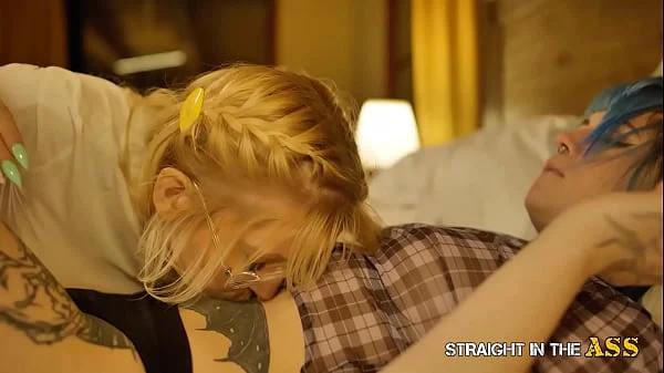 Straight in the Ass – Two Tattooed Emo Girls Are NAiled in the Ass Anal by big Cock