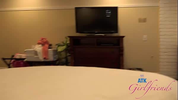 Summer Renee craves sex on waking—you devour her pussy till she cums, she sucks you, hard bed fuck turns piledriver, ride ends in oozing creampie