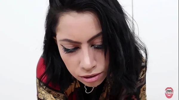 Boquete e footjob da peituda putinha