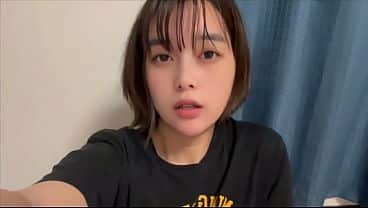 1ヶ月洗ってないまんこの臭いがついて臭そうなぴちぴちジーンズ履いた女子大生のオナニー