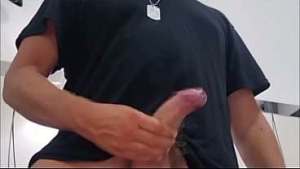 A.P.O. – GEMITI E SUSSURRI PROIBITI – MASTURBAZIONE LENTA FINO ALL’ORGASMO – TROPPO VICINO PER IGNORARLO | SEGA CAZZO GROSSO IN PRIMO PIANO E INTENSO ORGASMO CON OMAGGIO DI SBORRA CALDA (POV)