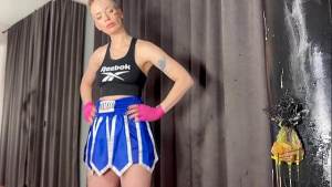Ballbusting mood – Chicken nightmare