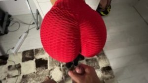 Fitness model looking for a sports bra / I cum on amazing ass in yoga pants/Candyluxxx