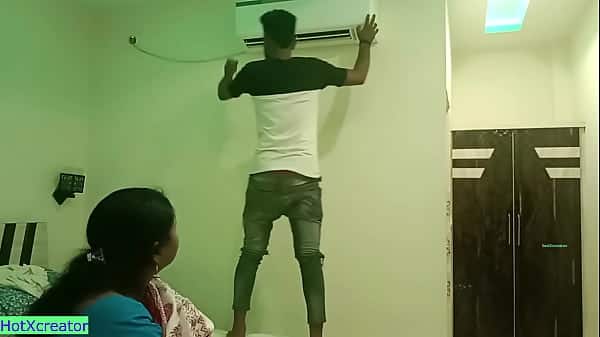 Indian cheating wife XXX hot sex with ac technician! Bhabhi sex