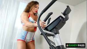 Muscle Babe Brandi Mae Jerk Off Instructions