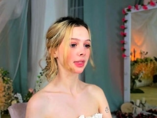 Amateur Blonde Teen Plays Solo with Toy Webcam Porn