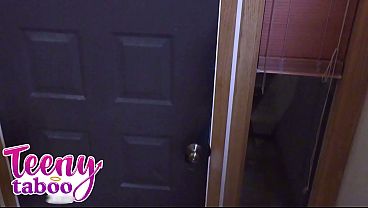 Cheerleader Daisy Garcia Gets Facial From Coach After Anal