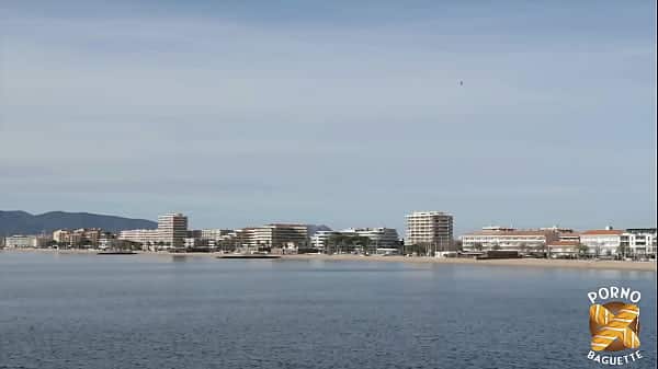 Didine, milf coquine, adore la bite comme la chatte