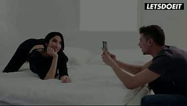 Horny Influencer Wants Steamy Anal with Big Dick Fan – WHITEBOXXX