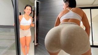 I made the delivery guy’s cock hard by dancing sexy as a tip for his service