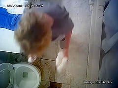 Milf bathroom unaware