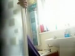 My stepsister who loves glaring at me takes a shower