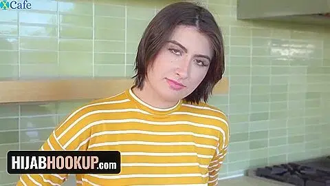 Arab Teen 18+ Stripped Naked But Left The Hijab To Get Laid By Her Boyfriend