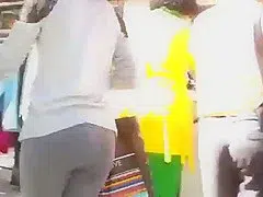 Buerette au jolie fesse en legging