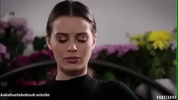 Hermanastro se folla a hermana