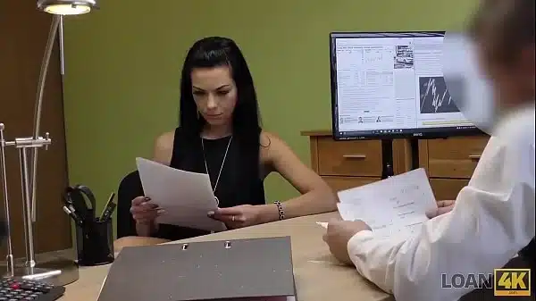 LOAN4K. La morena de pelo largo Inga Devil llega a una pequeña compañía de préstamos