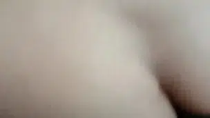 Me despierta con ganas de sentirme dentro de ella