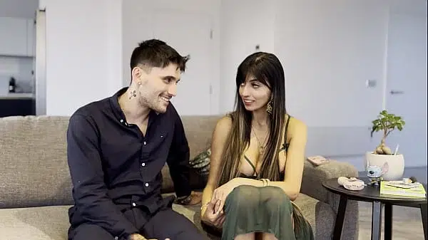 Me follo linda chica pakistana, quiere sentir toda mi polla por dentro