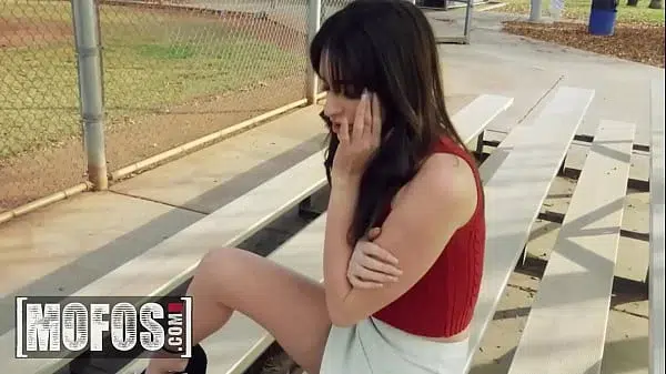 MOFOS – Mia Taylor’s BF Broke Up With Her On Valentine’s Day So Scott Gives Her Anal As A Gift