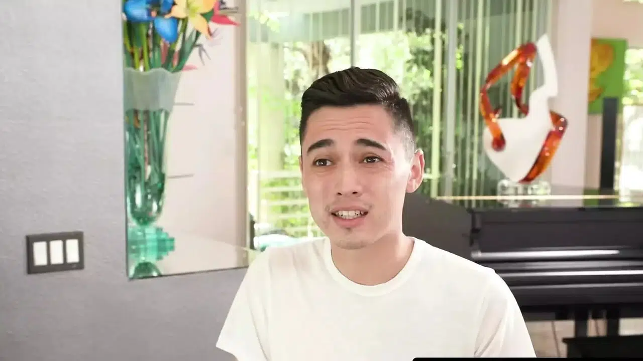 MOMMY’S BOY – Naughty Stacked Stepmom Lauren Phillips Wants Her Hung Stepson Deep Inside Her Ass