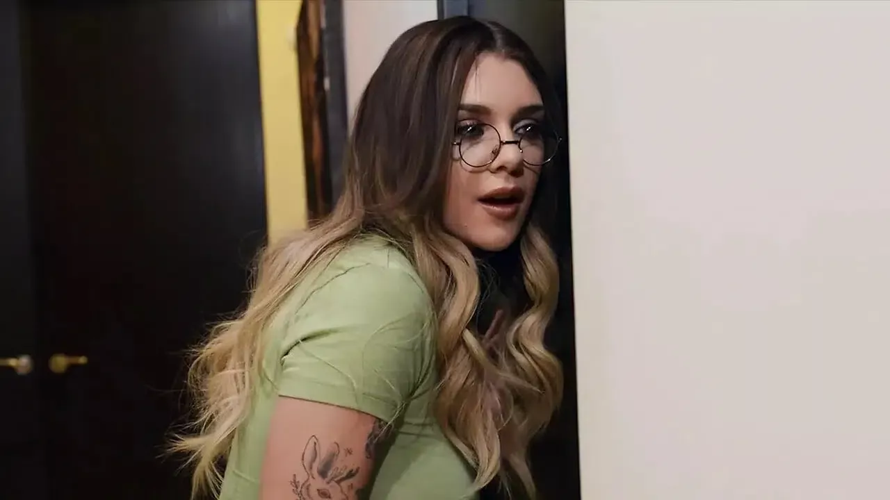 Busty Gabbie Carter And LaSirena69 Share Quinton James’ Big Dick