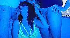 Deux belles queues pour la salope que je suis