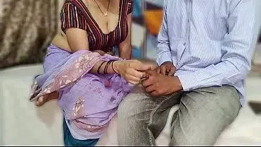 खूबसूरत नई मैरिड भाभी देवर के साथ xxxx सेक्स कर रही है, देसी टीन लड़की हिंदी ऑडियो सेक्स डॉगी स्टाइल में