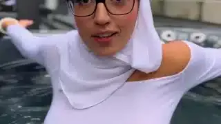 Hijabi Aaliyah Yasin sucks DirtySpringbok’s cock in the hot tub and gets his cum on her glasses