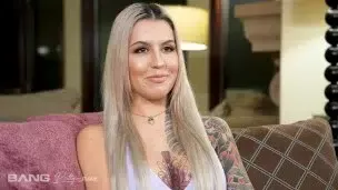 Luna Legend Gets Filled By Two Big Cocks