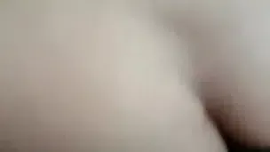 Me despierta con ganas de sentirme dentro de ella