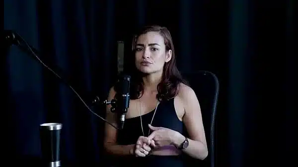 A mãe descobriu a sua orgia, ainda não gravou com travesti, decidiu parar pra se curar, e foi chamada de “atriz pornô evangélica” – Kamilla Werneck (SHEER/RED)